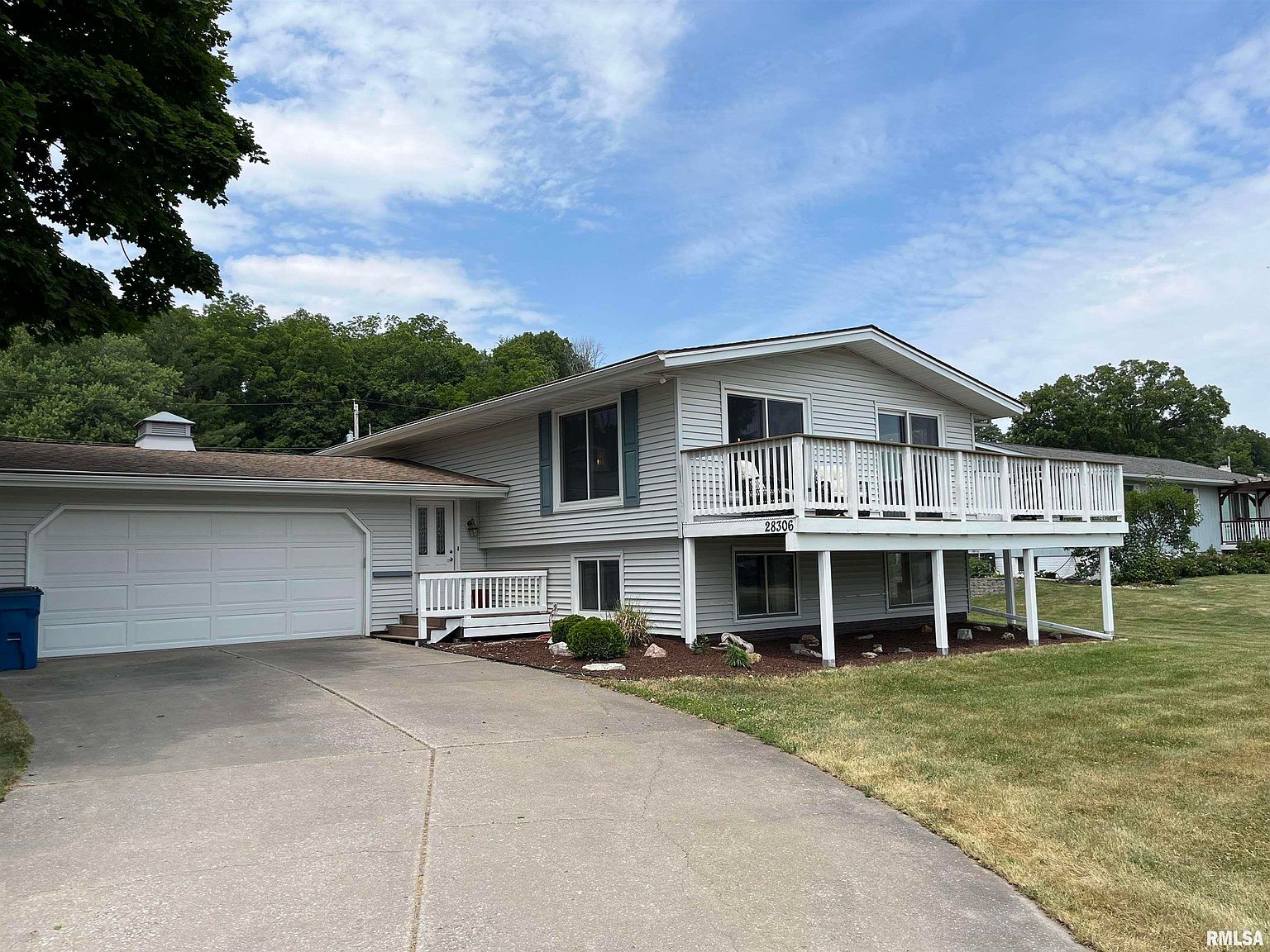 28306 220th St, Le Claire, IA 52753 Zillow