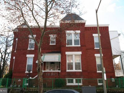 1025 D St NE, Washington, DC, 20002