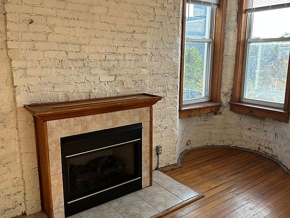 4th image of 851 N Ashland Ave Floor 3