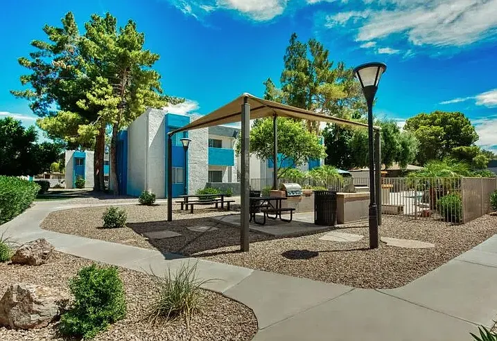 Sycamore Square Apartments — Photo 11