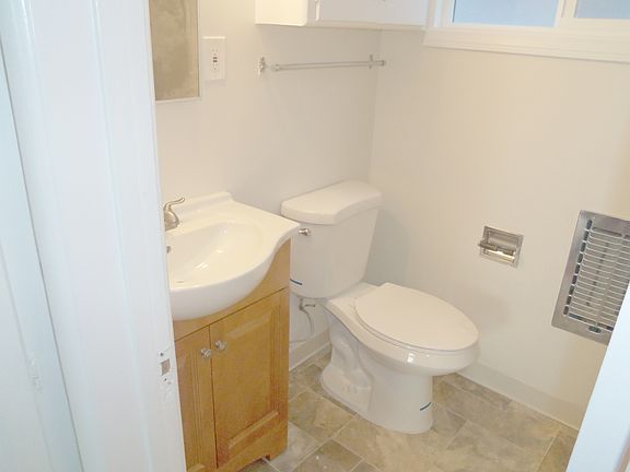 5th image of 1845 Garfield Pl #1845G-06