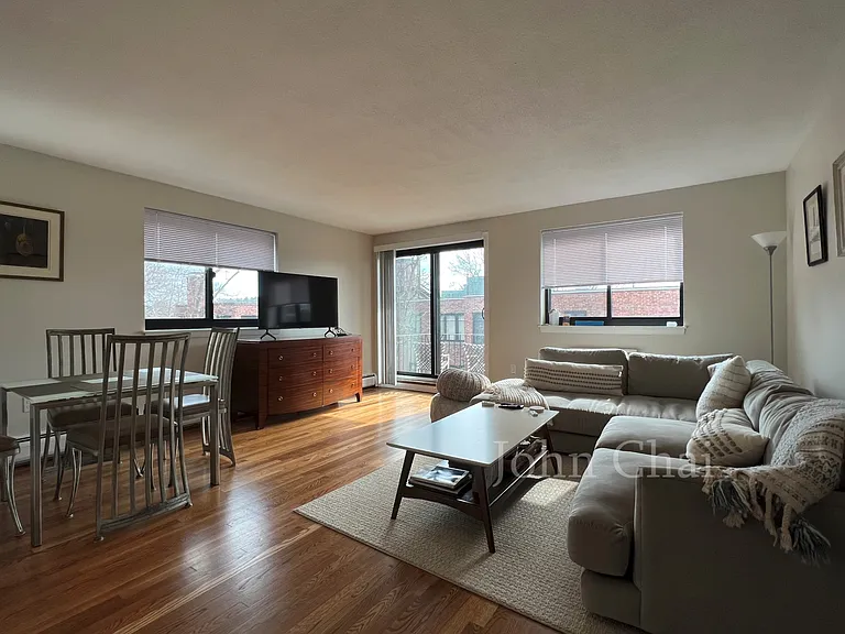 95 Sutherland Rd #2D — Photo 3