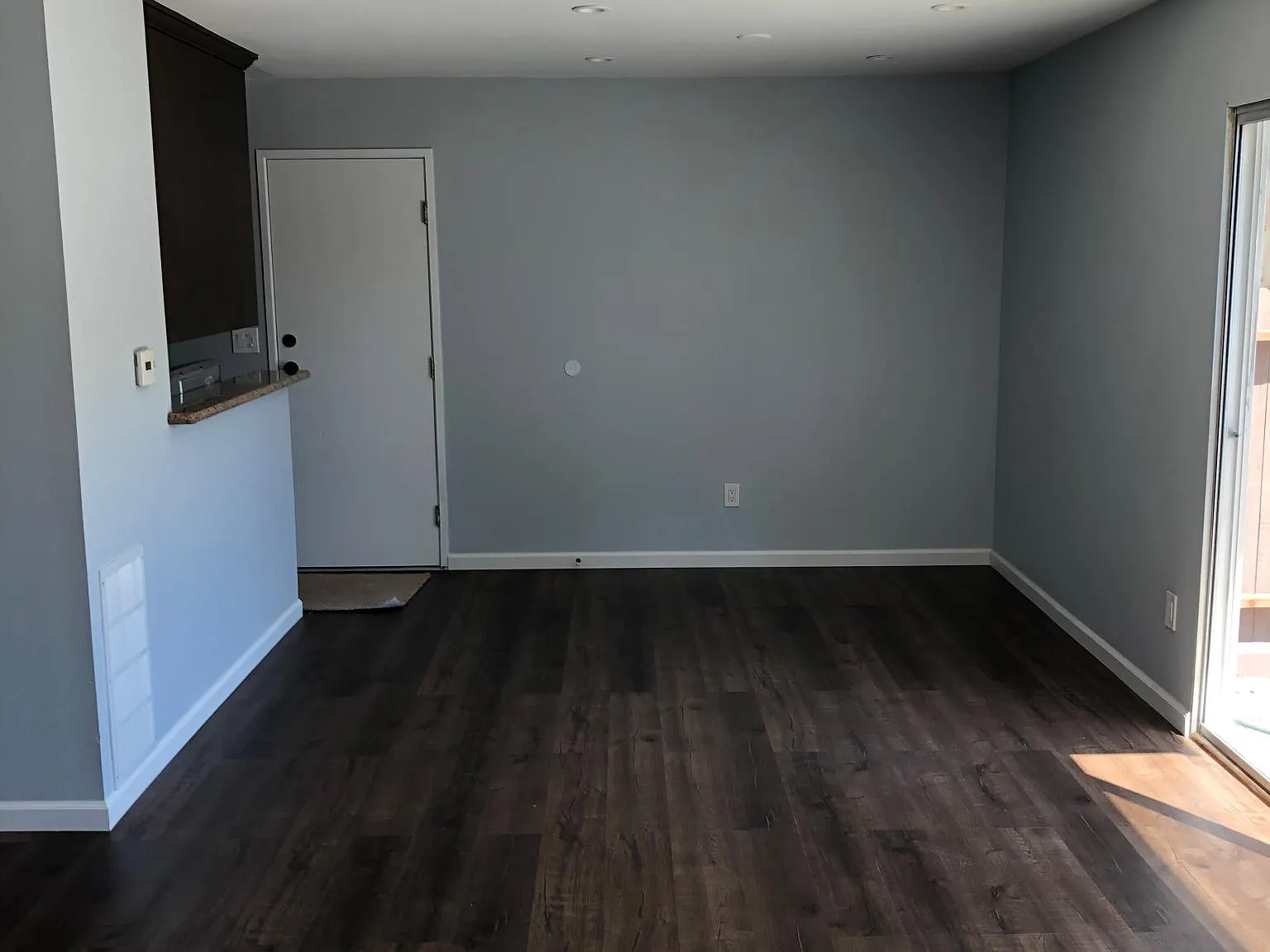 419 N Beth St — Photo 3
