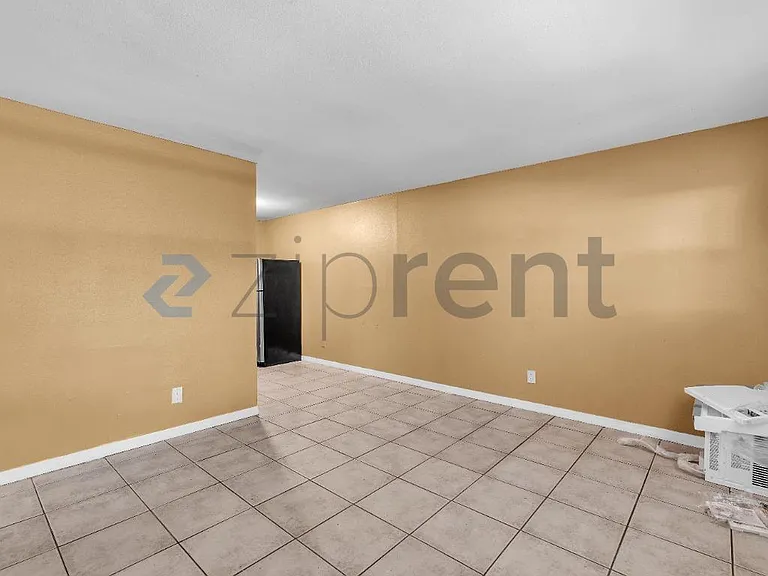 9413 N Mulberry St #A — Photo 4