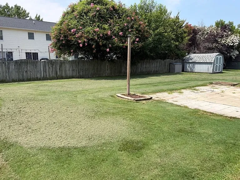 8337 Colony Cir — Photo 16