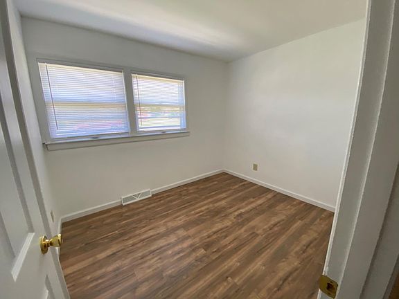 4th image of 2370 Allen Dr