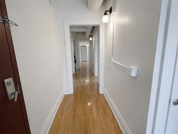 2nd image of 806 4th St SE #2