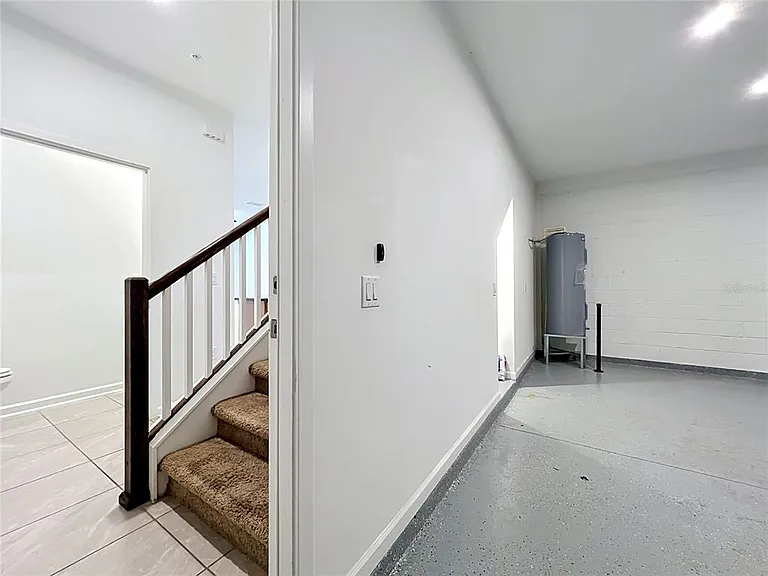 9848 Walkway Dr — Photo 44