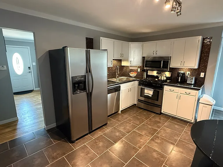 213 W Pitman St — Photo 55