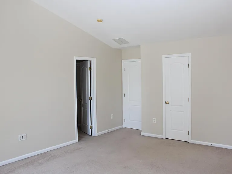 1729 Stuart Pointe Ln — Photo 6