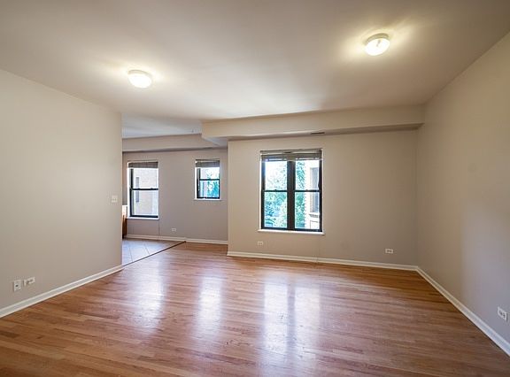 2nd image of 7715 N Hermitage Ave APT 2E