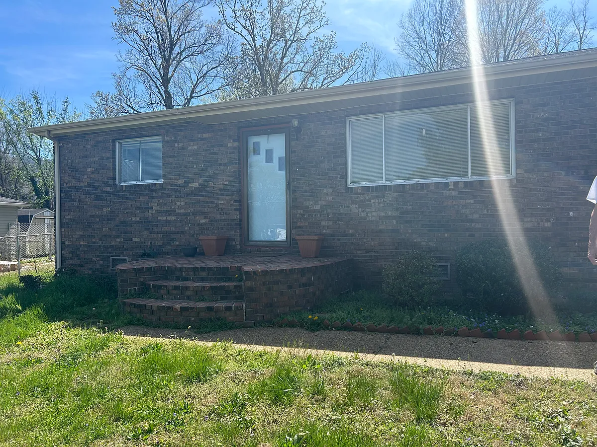 Building Photo - 3316 Mountain View Dr