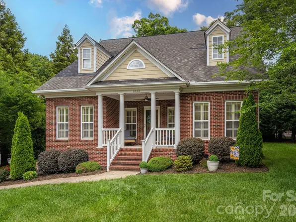 1060 Garibaldi Ridge Ct, Belmont, NC 28012