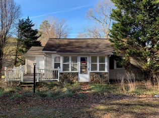 112A Cross Lanes Dr, Nitro, WV 25143