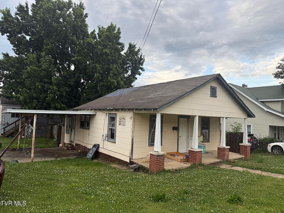 2nd image of 225 Lynn Ave