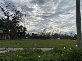 2803 Daniel Dr, Violet, LA 70092