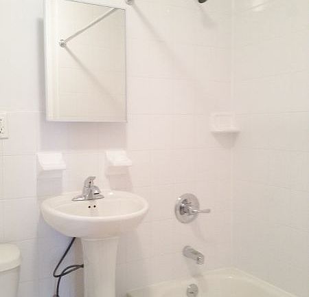 5th image of 2067 Steinway St APT 2R