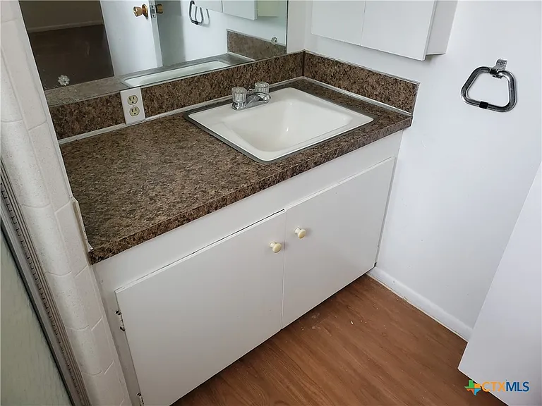 1120 N King St #110 — Photo 3