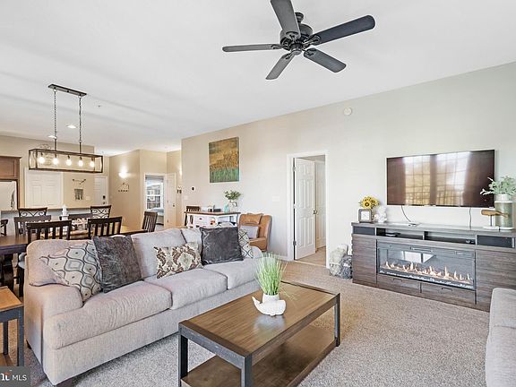 5th image of 17400 N Village Main Blvd Unit 10