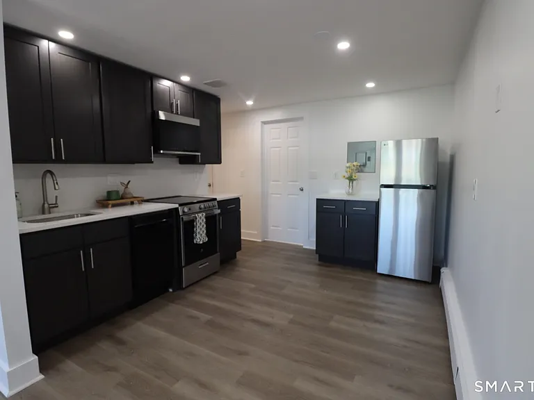 149 Garfield Ave — Photo 2