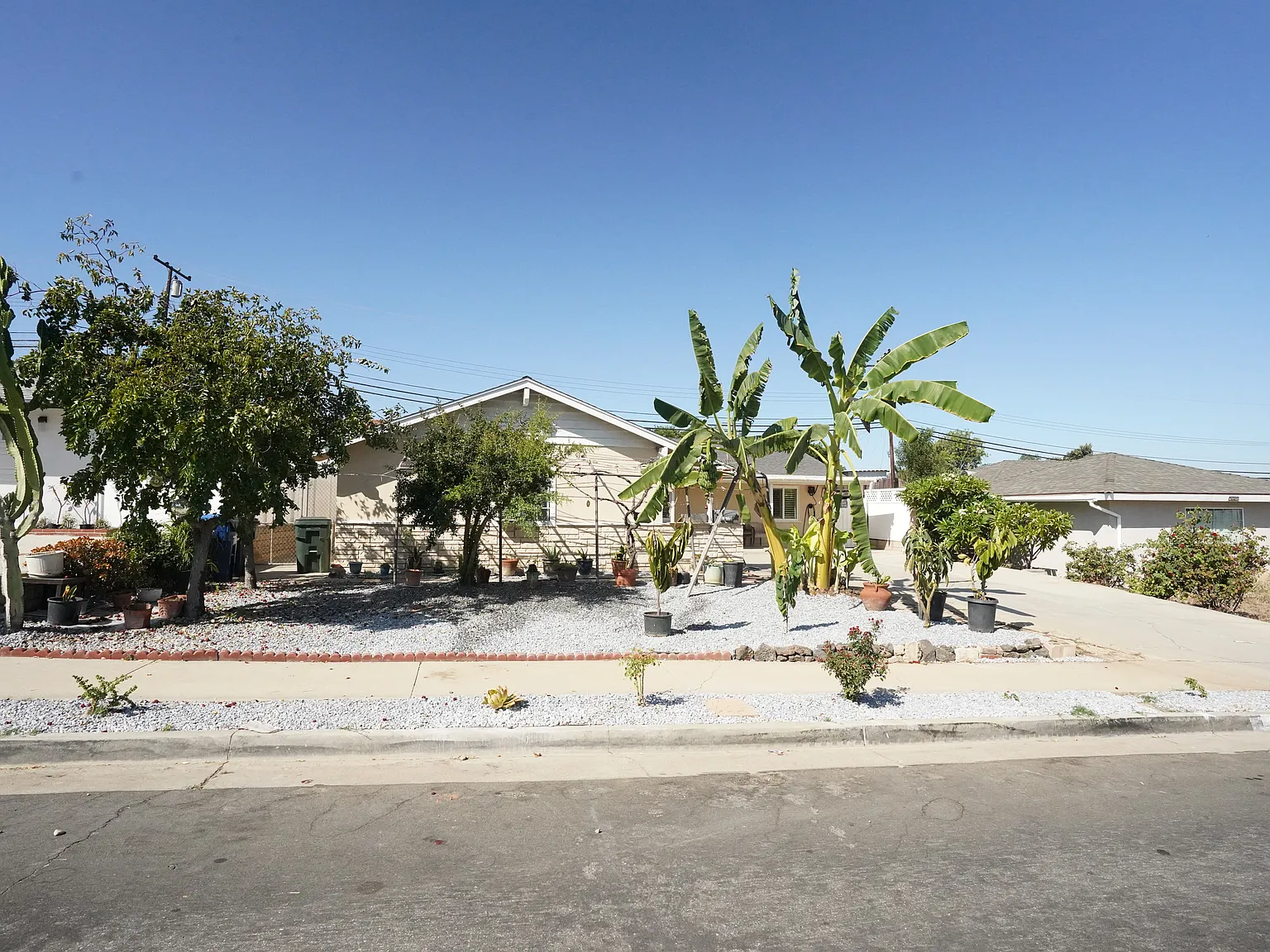 5 bed, 1800 sqft, $5,500 — Photo 2