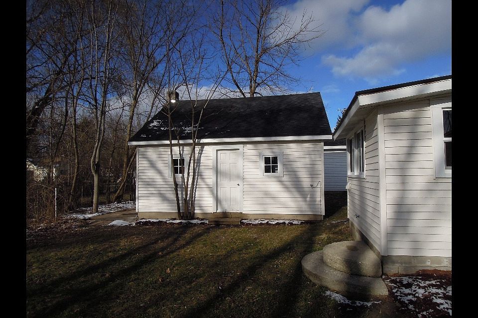 1st image of 127 Gibson Ave