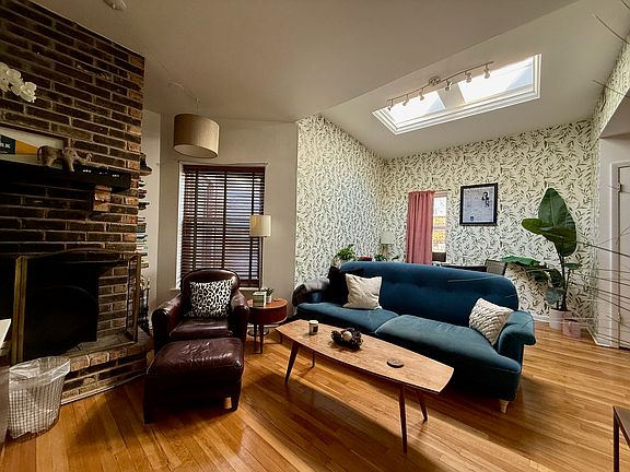 2nd image of 2947 N Sheffield Ave APT 3