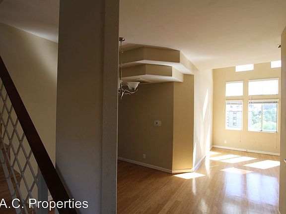 3rd image of 425 N Alvarado St APT 102
