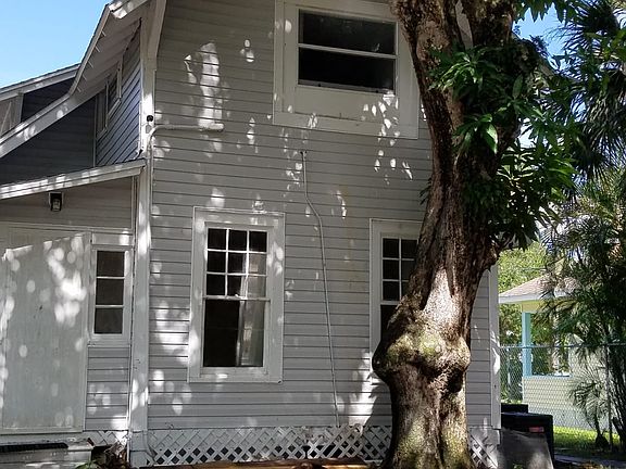 2nd image of 2259 Euclid Ave