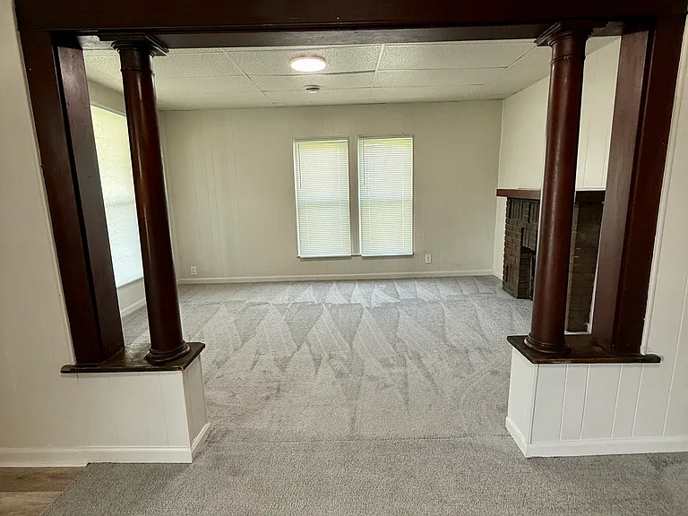 1010 Putnam Ave — Photo 8