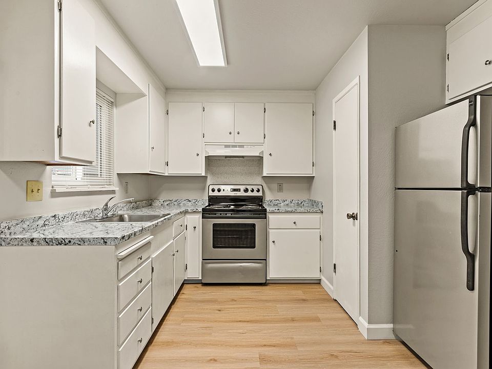 1st image of 1536 166th Ave #A