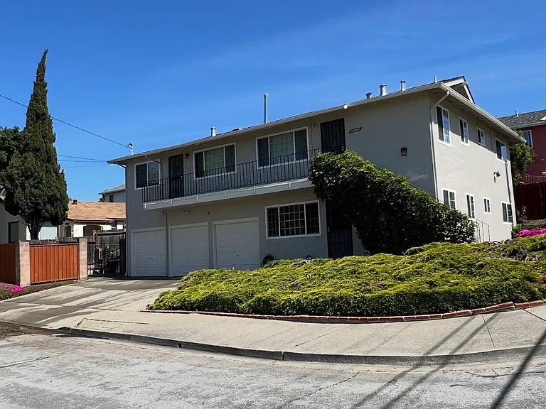 15880 Marcella St — Photo 2