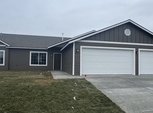 2811 Cardinal Pl, Umatilla, OR 97882