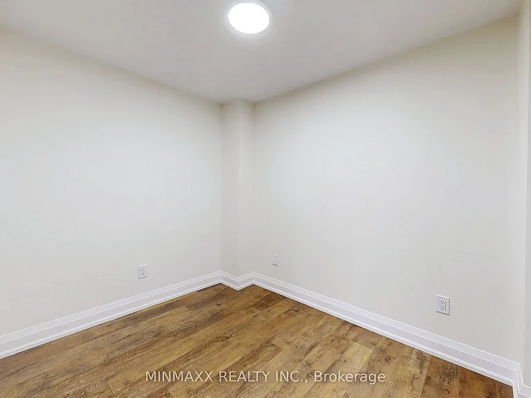 202 Forbes Ter — Photo 14