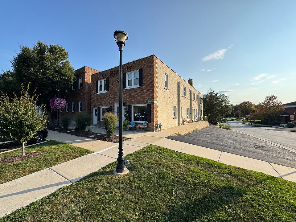 1st image of 3S230 Warren Ave #4