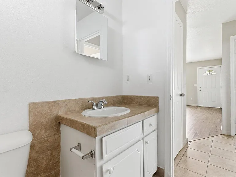616 S Irwin St #C — Photo 21