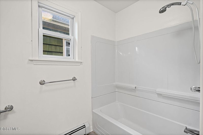 4th image of 38 James Street