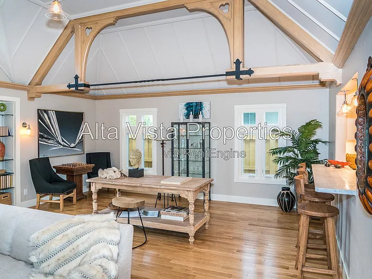 5606 Dolphin Pl — Photo 11