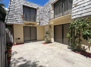 8 Lake Arbor Drive, Palm Springs, FL 33461