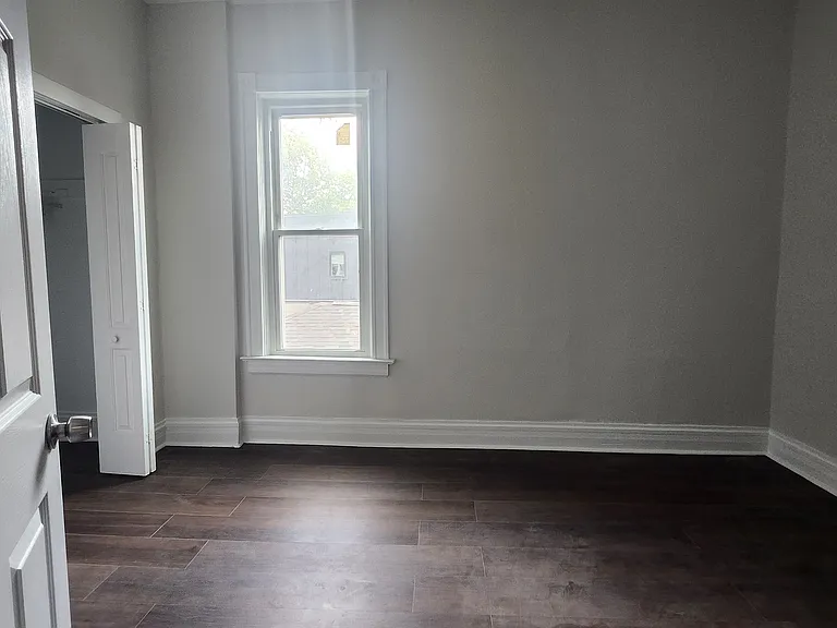 2330 W Erie St #2F — Photo 10