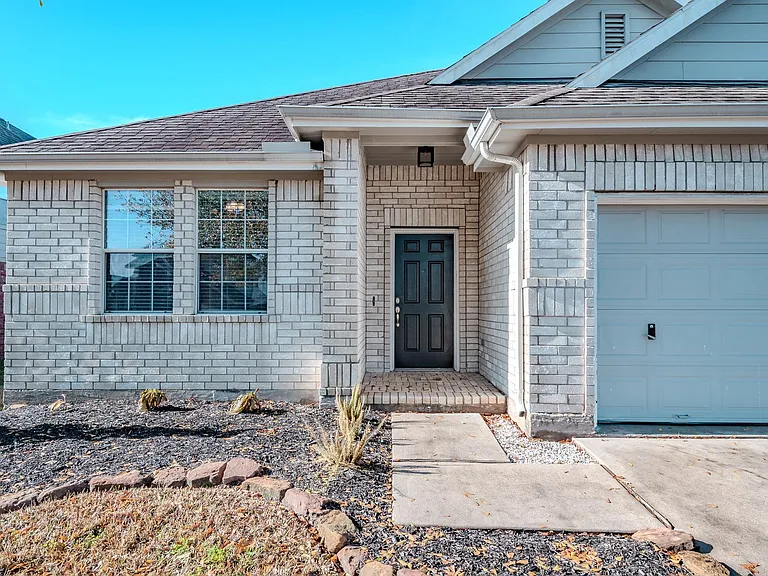 8515 Holly Spring Ln — Photo 5