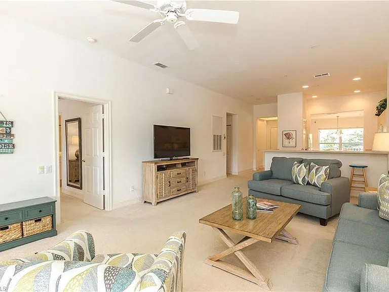 1025 Tarpon Cove Dr #203 — Photo 4