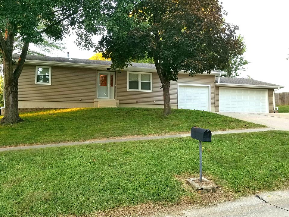 1st image of 302 Hillway Dr