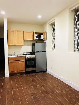 Rented by Kahen Properties | media 7