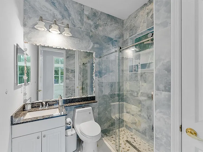 11910 Osprey Point Cir — Photo 32