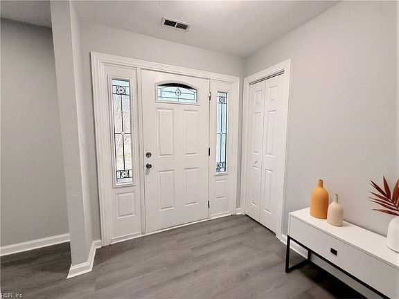 3rd image of 102 Foxcroft Rd