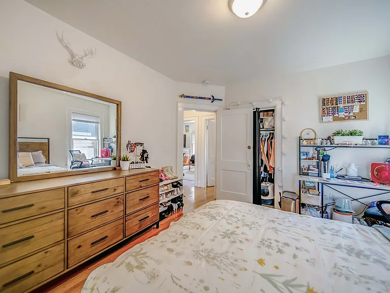 2405 Summit St — Photo 35