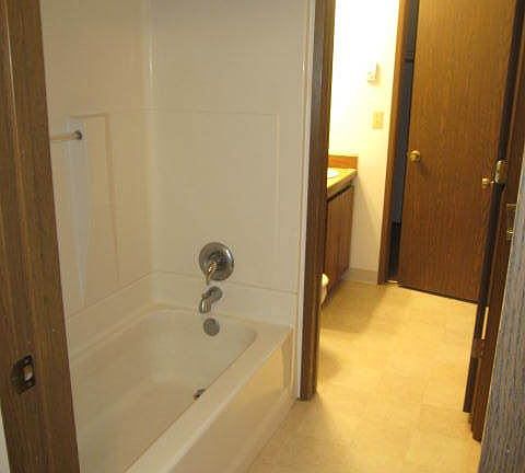 5th image of 1810 SE 145th Ct