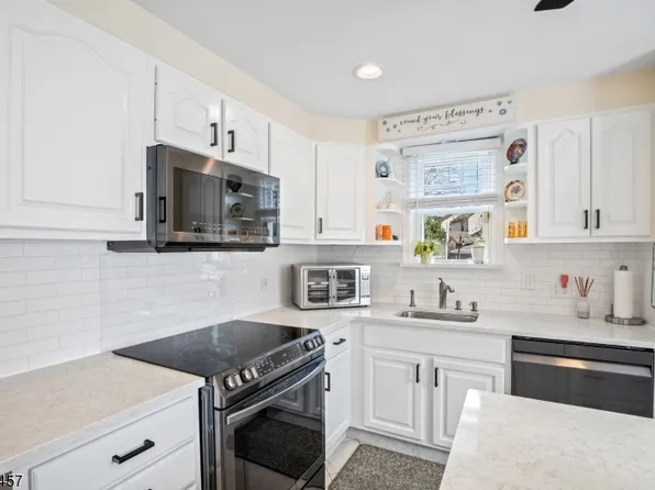 719 E Passaic Ave, Bloomfield Twp., NJ 07003