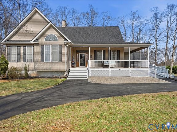 3rd image of 25 Tara Woods Dr